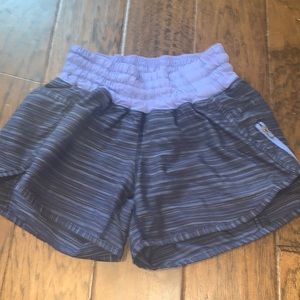 EUC lululemon hotty hot size 4